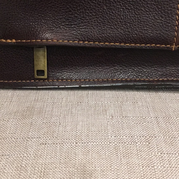 Wilson’s Leather Dark Rugged Expandable Briefcase - Picture 7 of 16